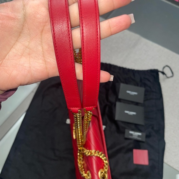 Saint Laurent

ENVELOPE LEATHER CROSSBODY BAG - Picture 11 of 16